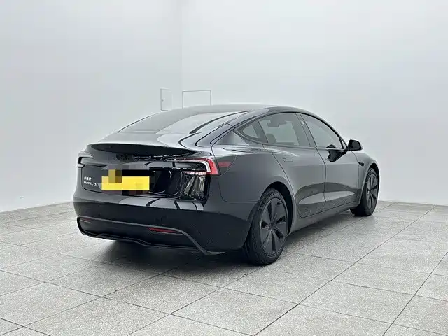 Tesla Model 3 — фото 6