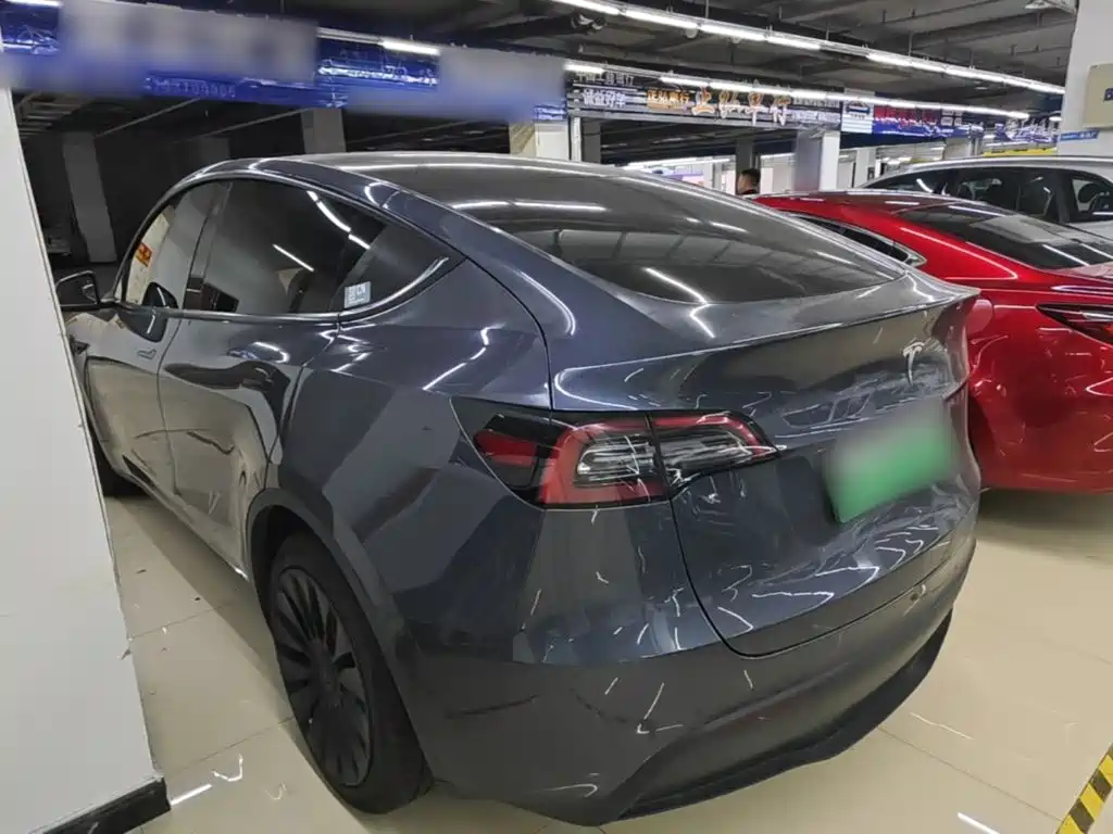 Tesla Model Y — фото 5