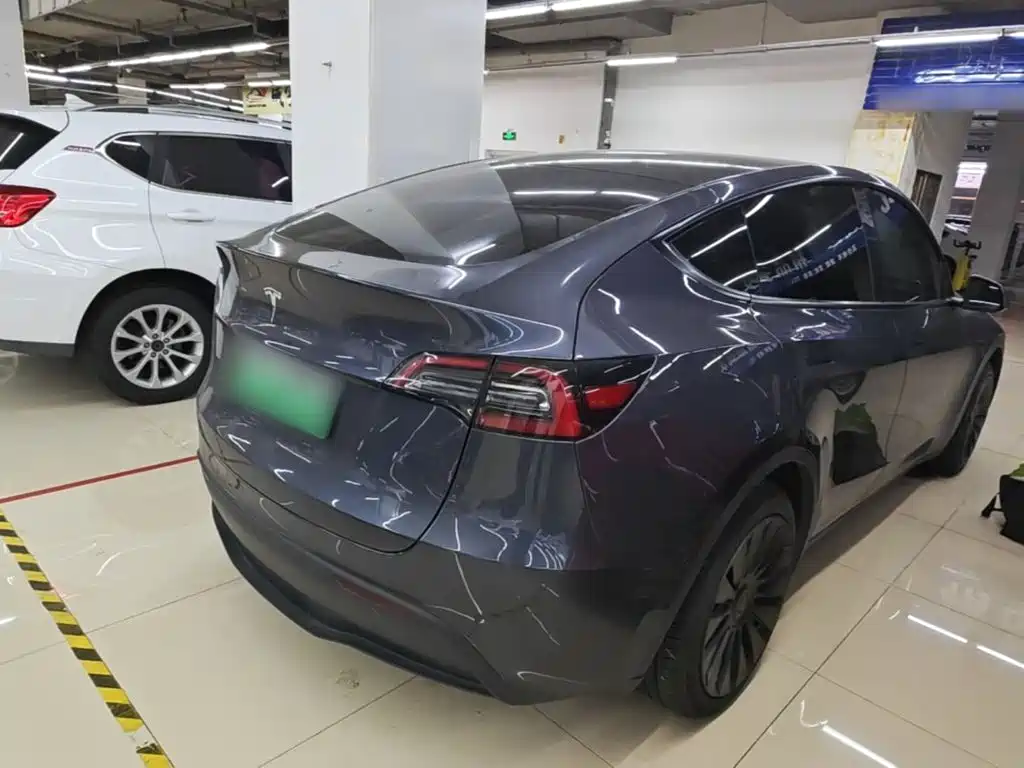 Tesla Model Y — фото 7