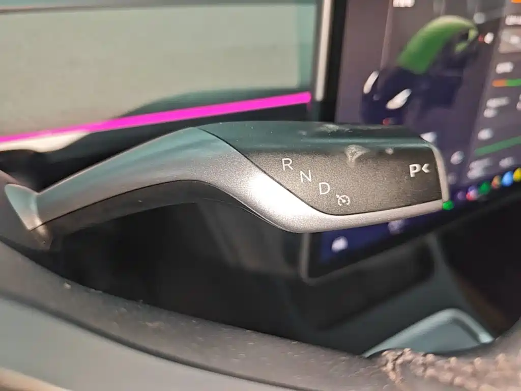 Tesla Model Y — фото 14