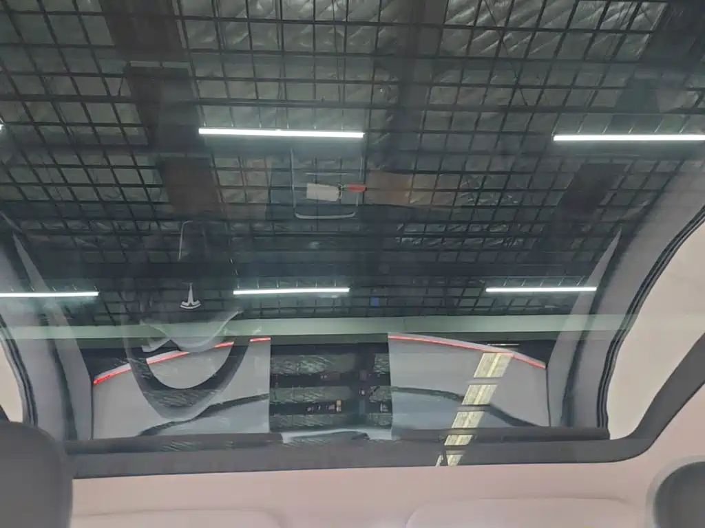 Tesla Model Y — фото 18