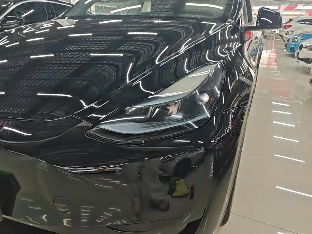 Tesla Model Y — фото 24