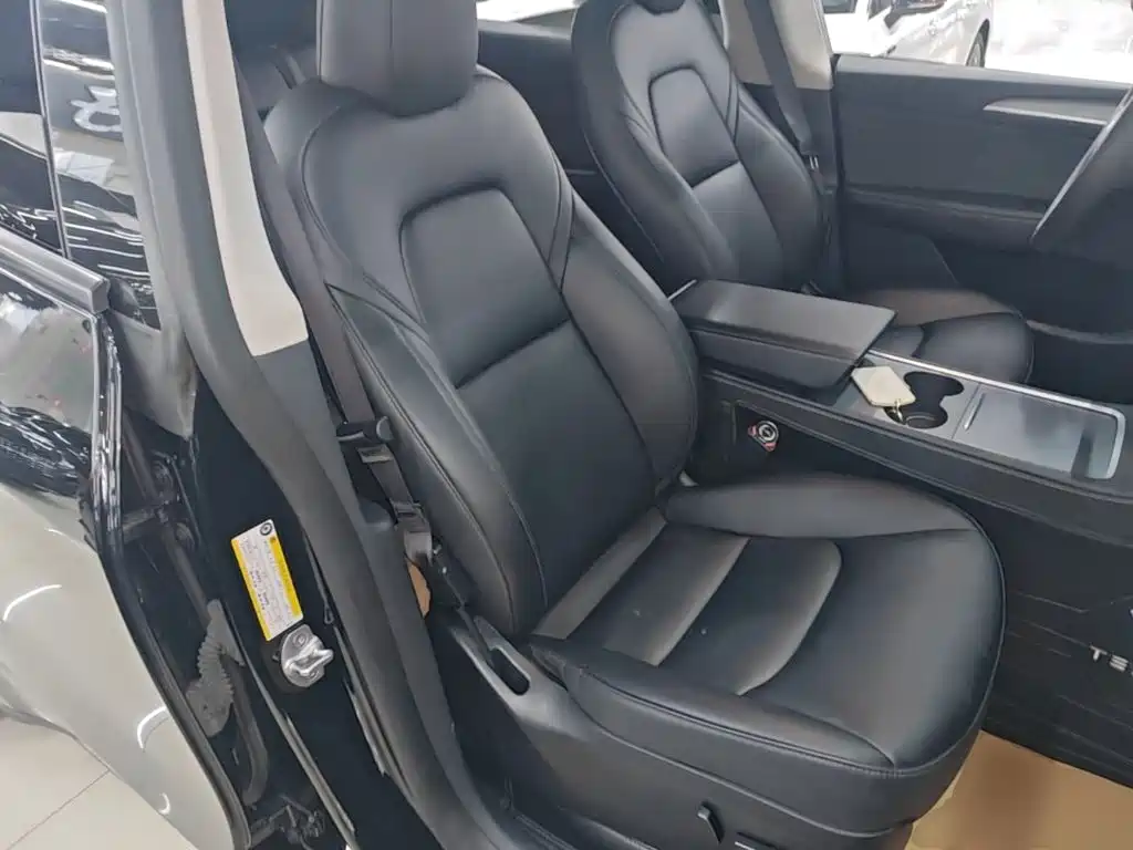Tesla Model Y — фото 25