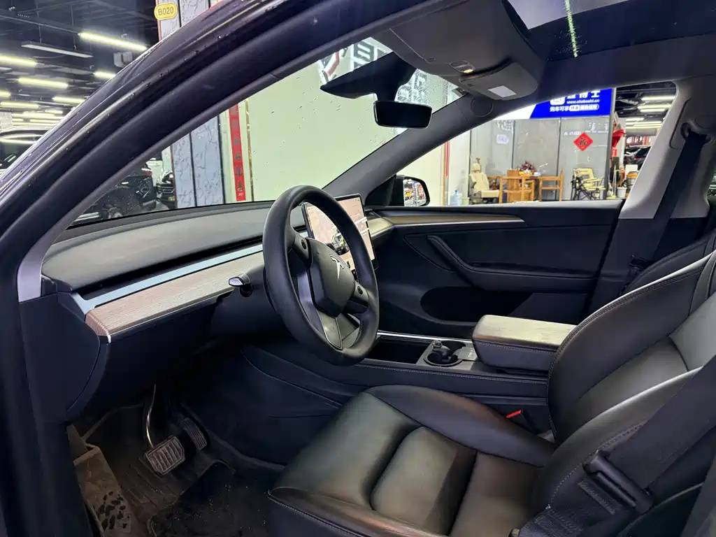 Tesla Model Y — фото 4