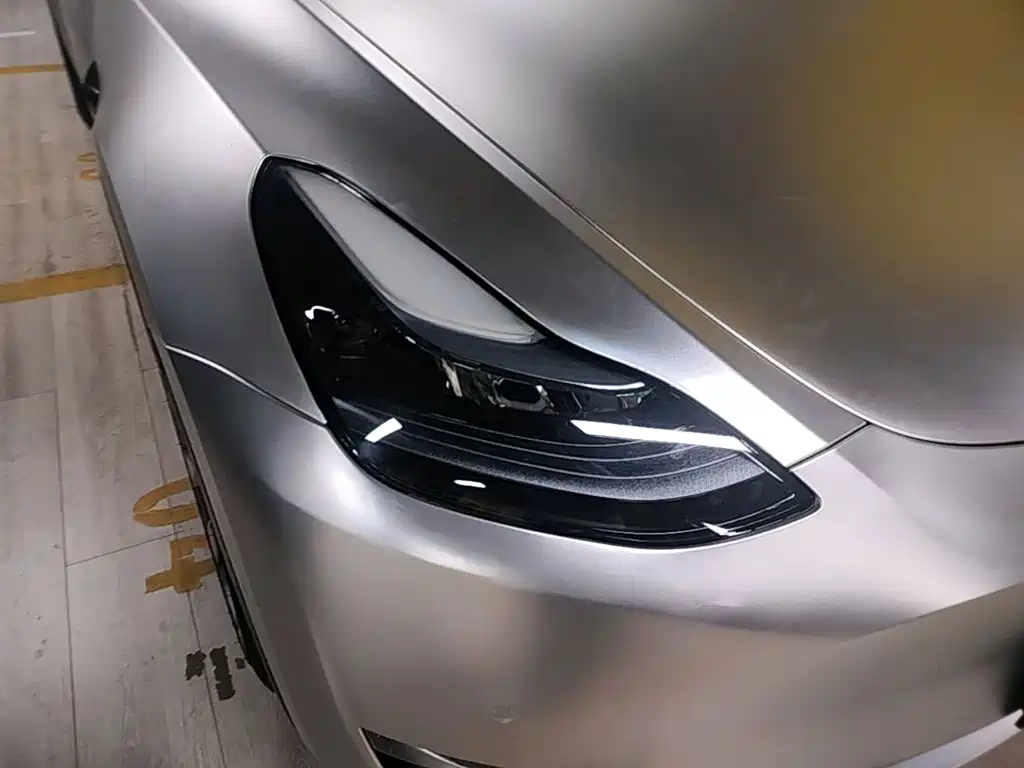 Tesla Model Y — фото 11