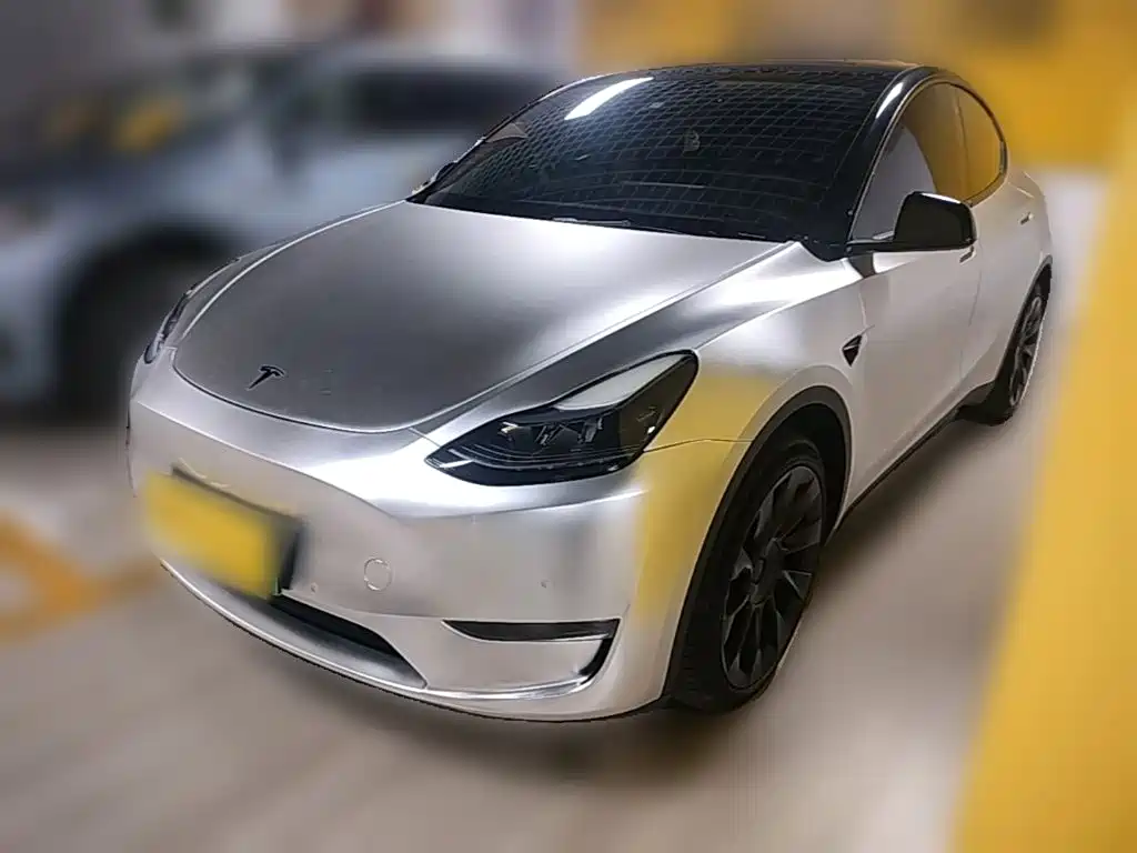 Tesla Model Y — фото 3
