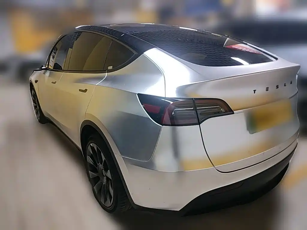 Tesla Model Y — фото 7