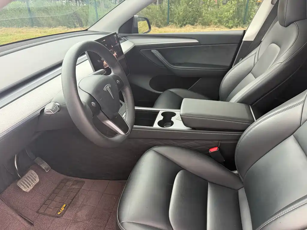 Tesla Model Y — фото 4