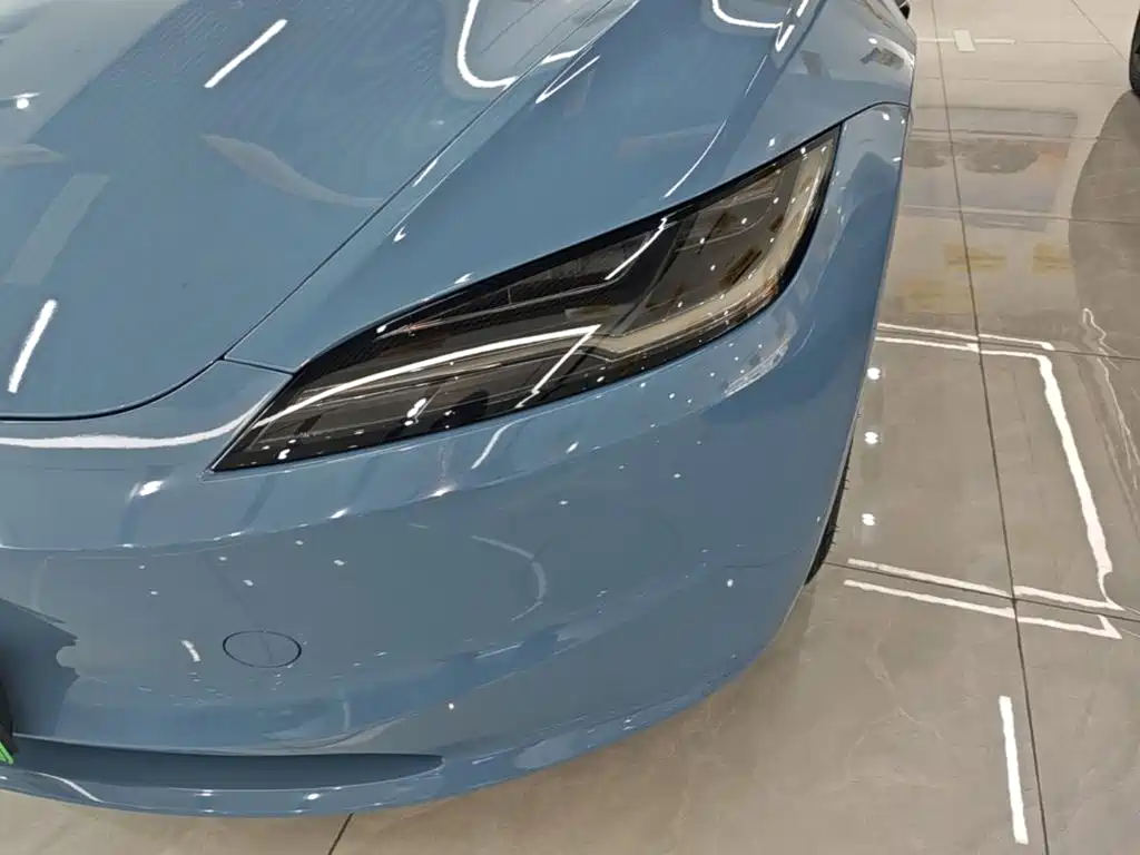 Tesla Model 3 — фото 24