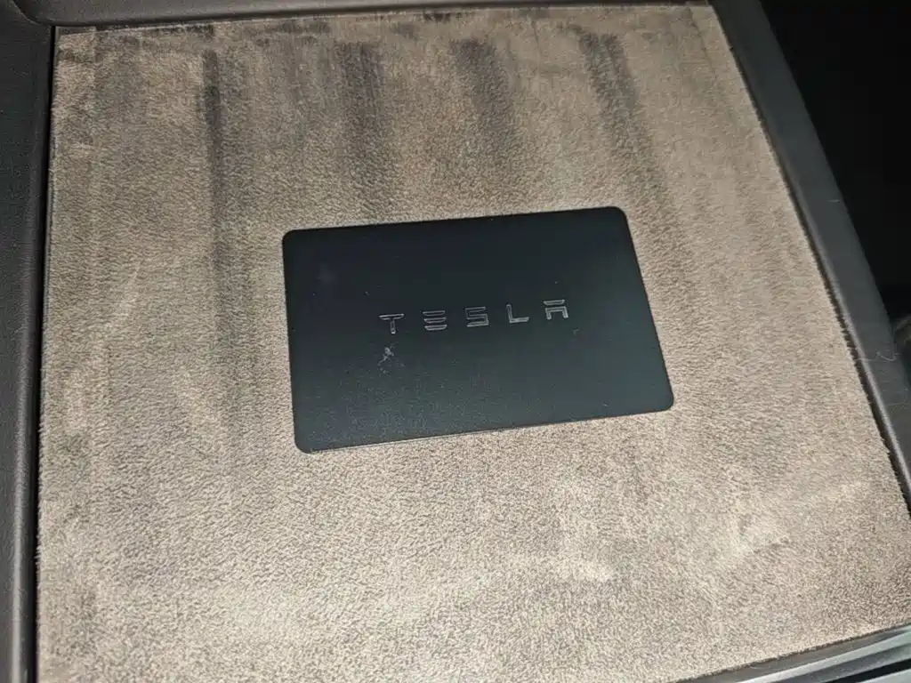 Tesla Model 3 — фото 9