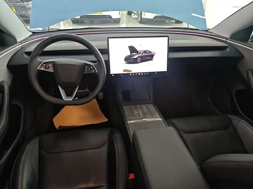 Tesla Model 3 — фото 10