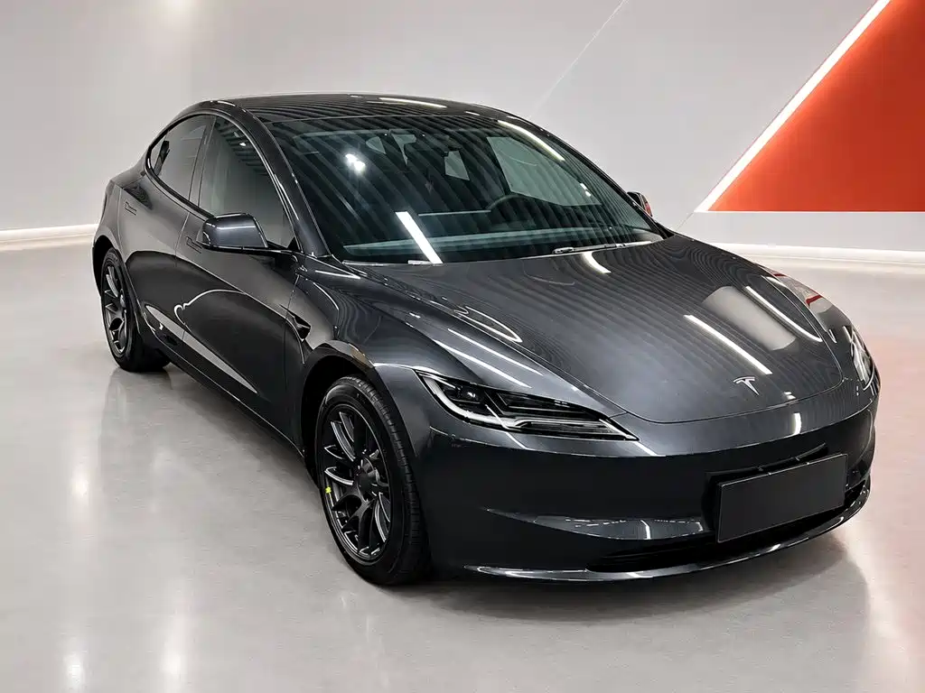 Tesla Model 3 — фото 3