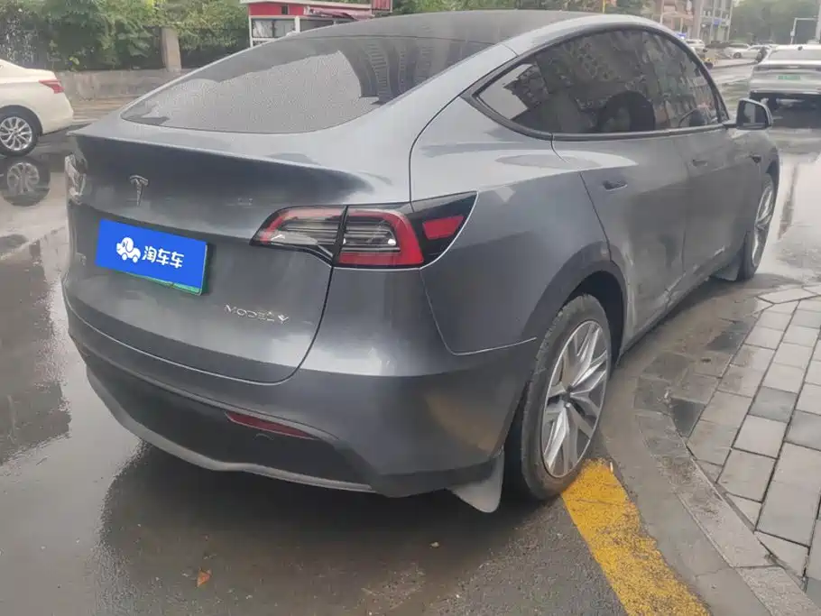 Tesla Model Y — фото 3