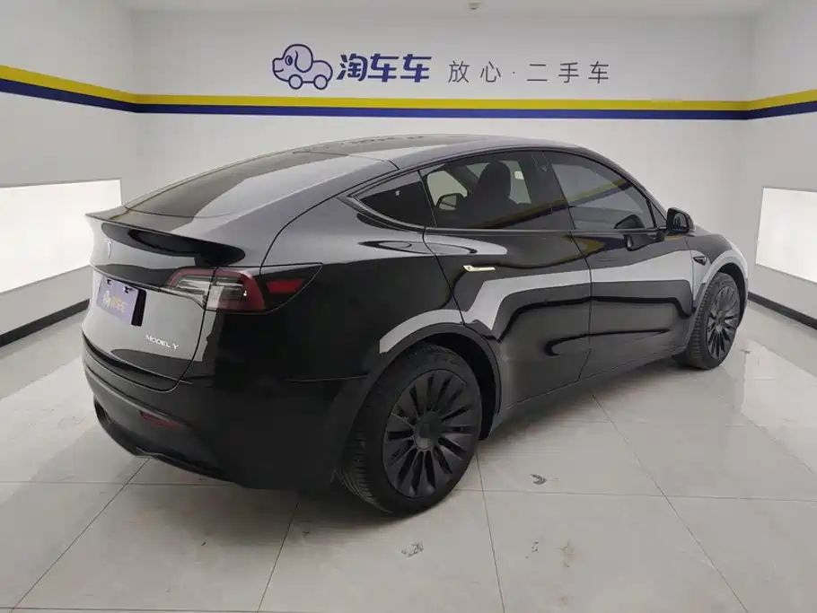 Tesla Model Y — фото 3