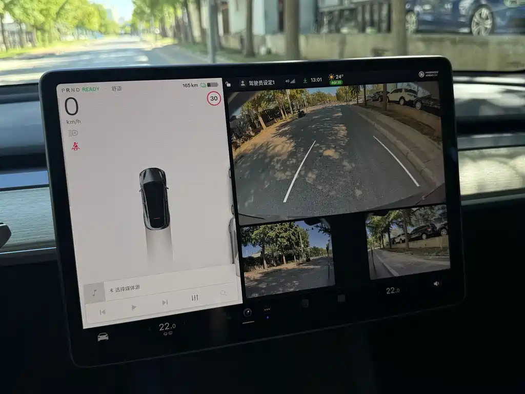 Tesla Model Y — фото 14