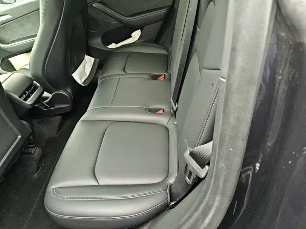 Tesla Model Y — фото 17