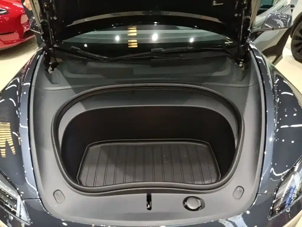 Tesla Model 3 — фото 20
