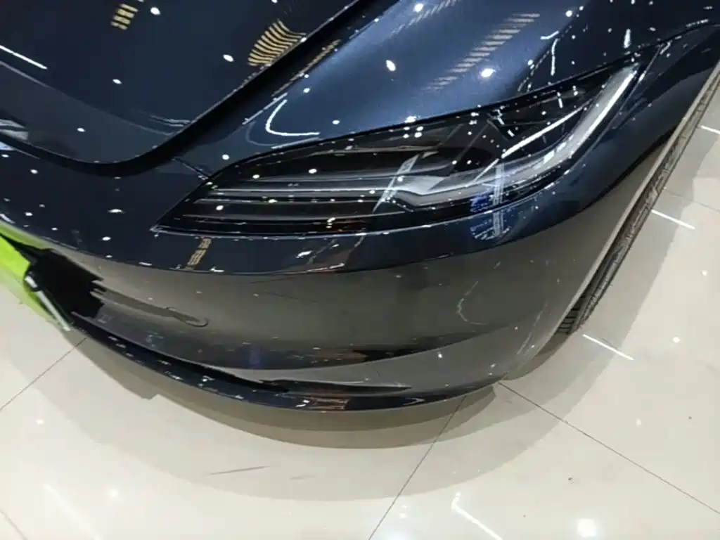 Tesla Model 3 — фото 24