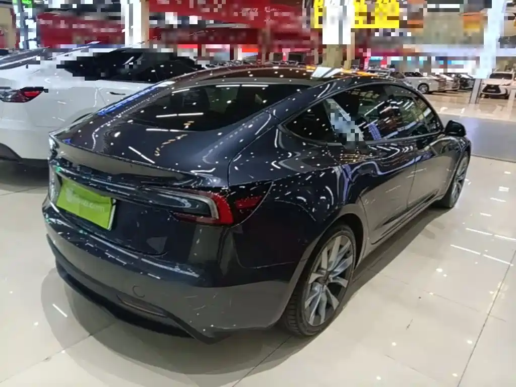 Tesla Model 3 — фото 7