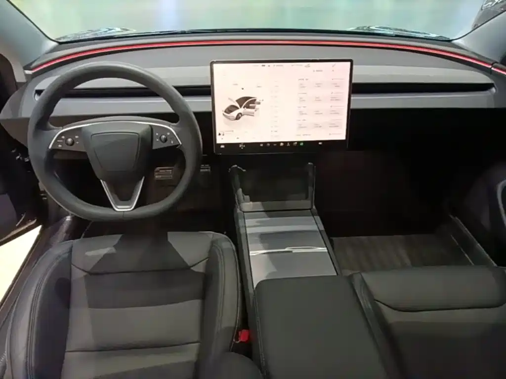 Tesla Model 3 — фото 10