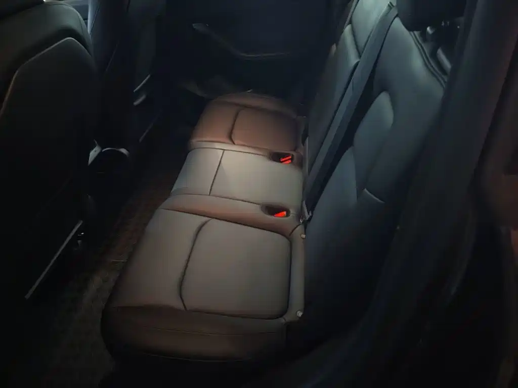Tesla Model Y — фото 17
