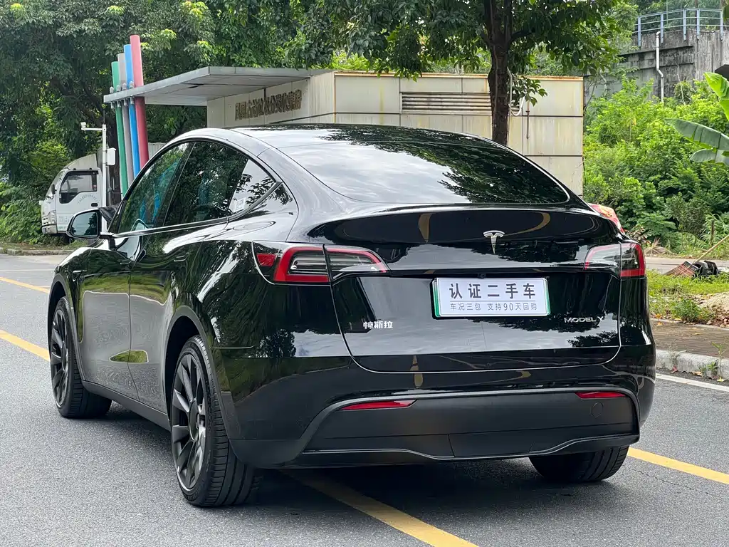 Tesla Model Y — фото 7