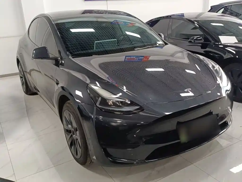 Tesla Model Y — фото 4