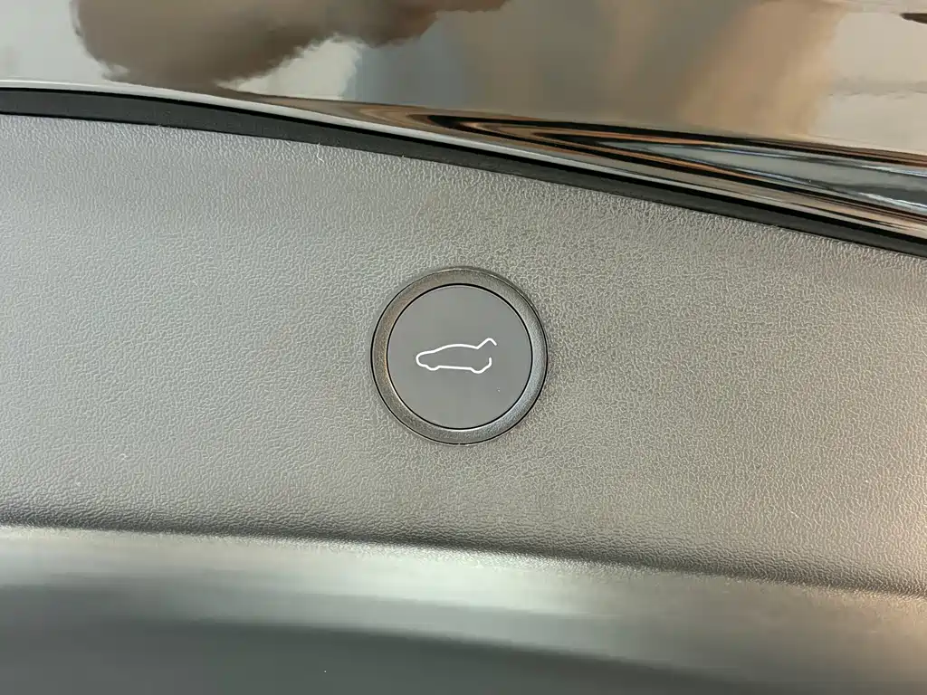 Tesla Model 3 — фото 19