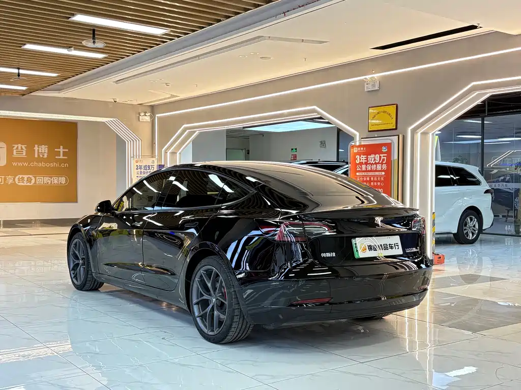 Tesla Model 3 — фото 3