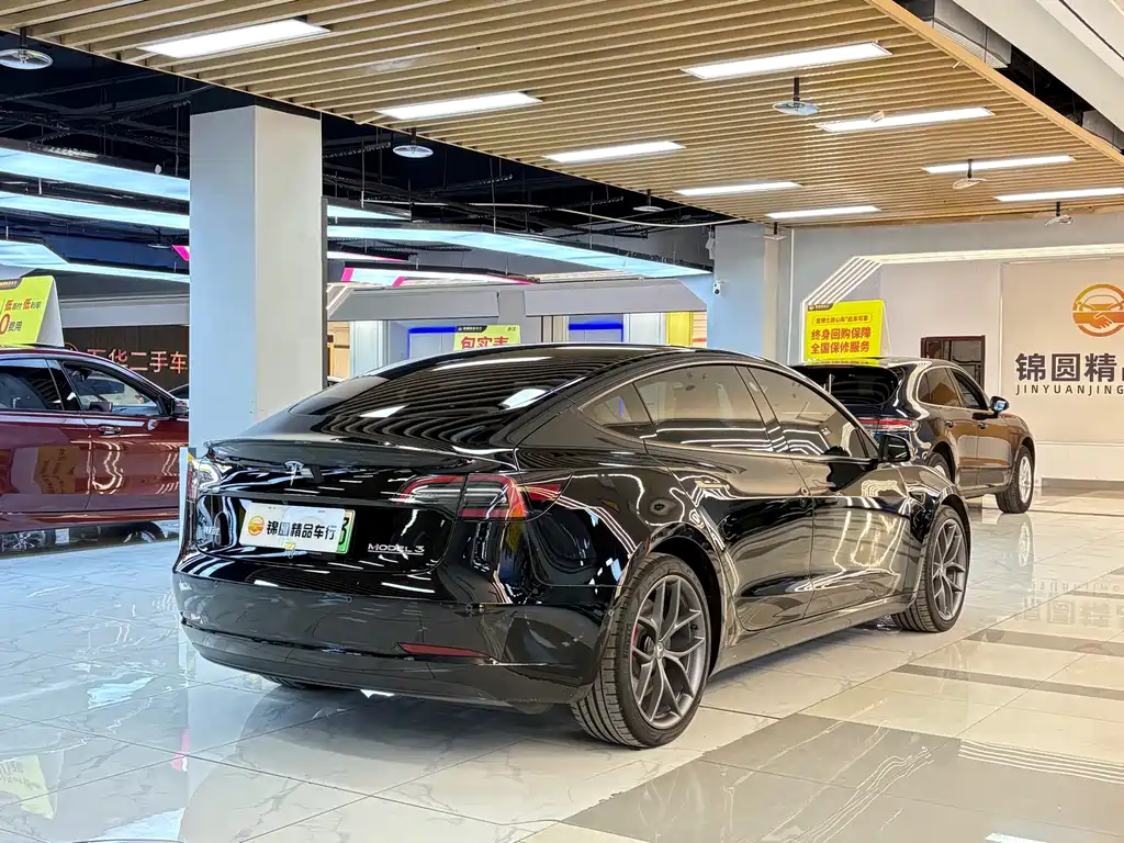 Tesla Model 3 — фото 5
