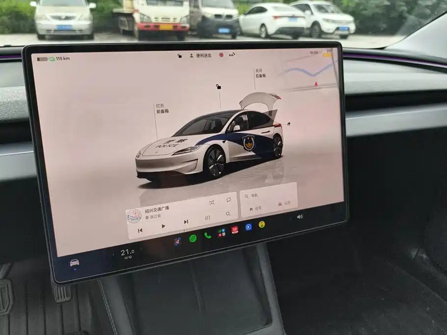 Tesla Model 3 — фото 13