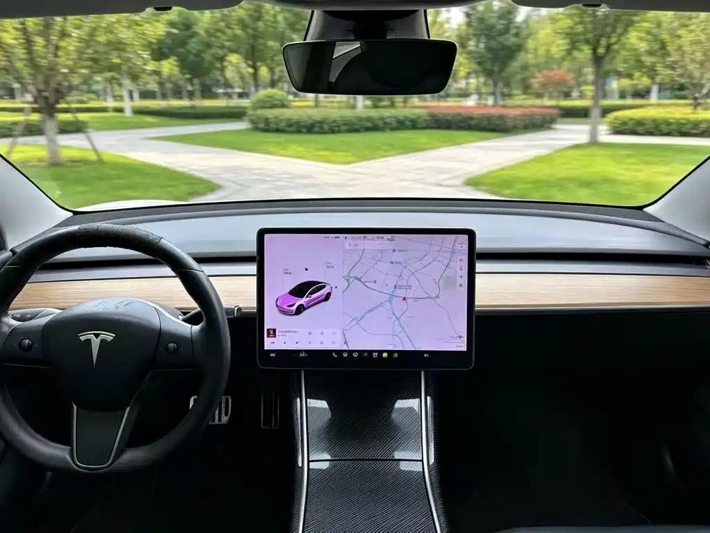 Tesla Model 3 — фото 5
