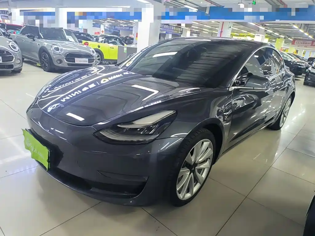 Tesla Model 3 — фото 2