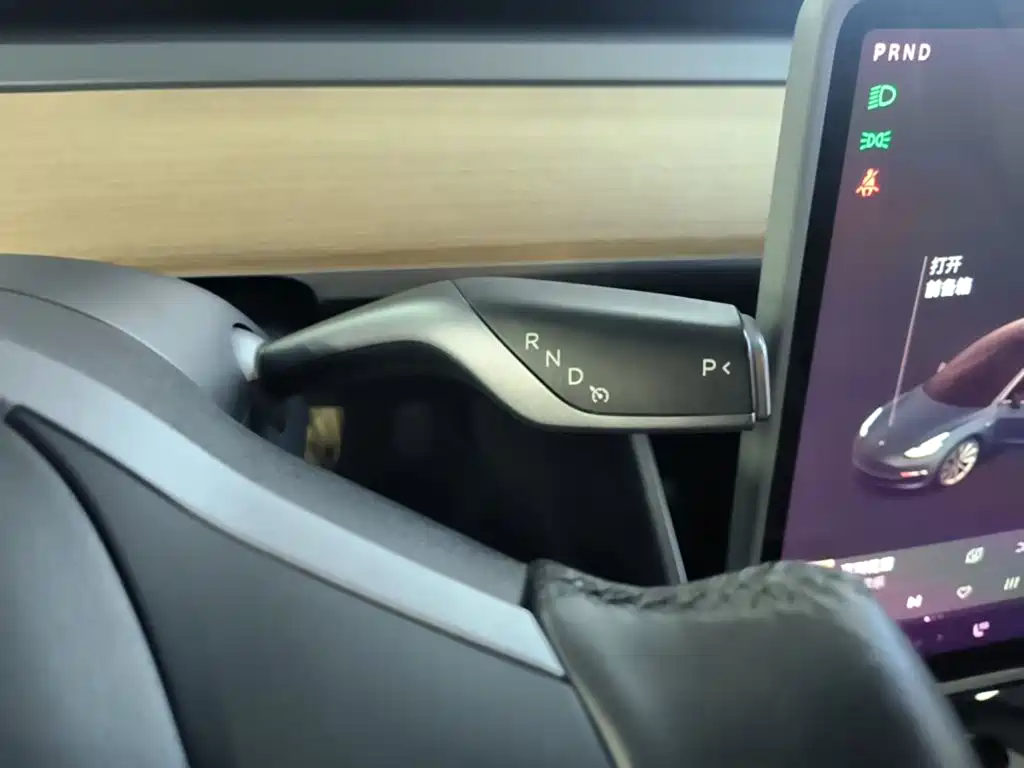 Tesla Model 3 — фото 14