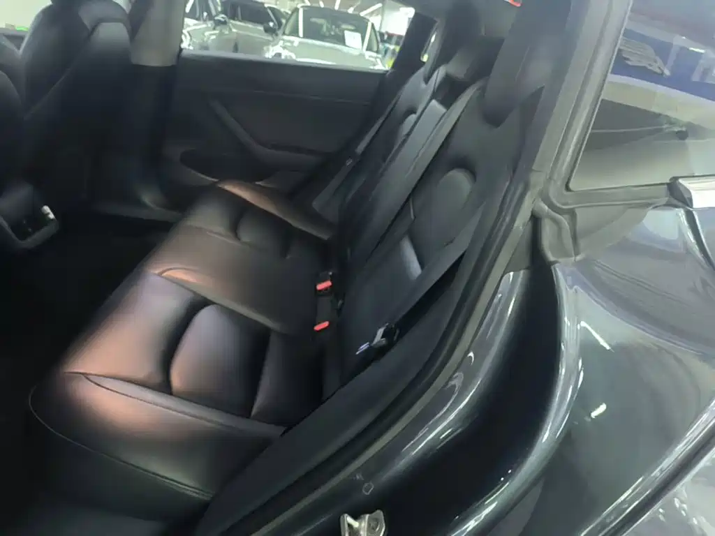 Tesla Model 3 — фото 17