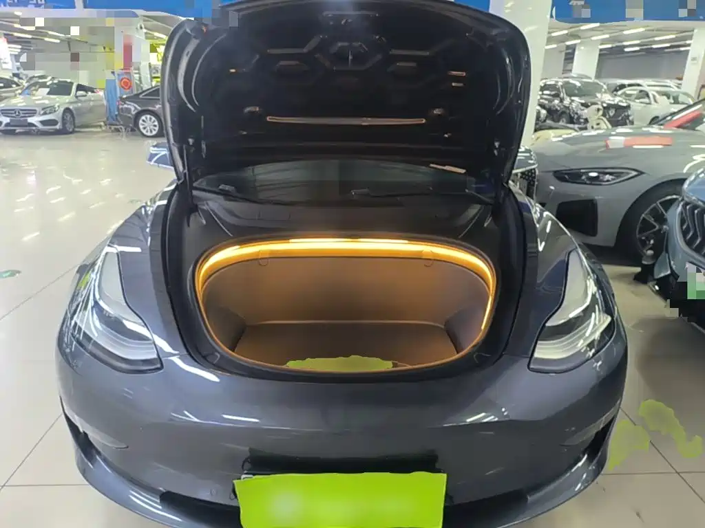Tesla Model 3 — фото 20