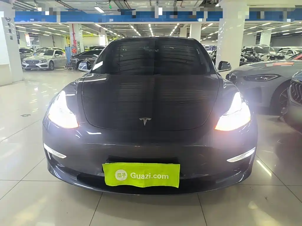 Tesla Model 3 — фото 3