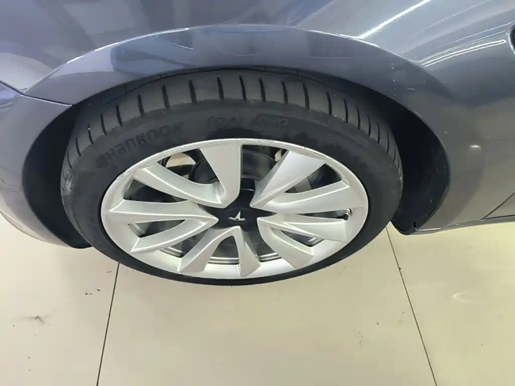 Tesla Model 3 — фото 23