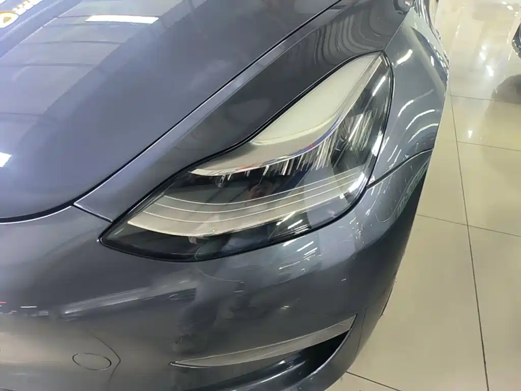 Tesla Model 3 — фото 24
