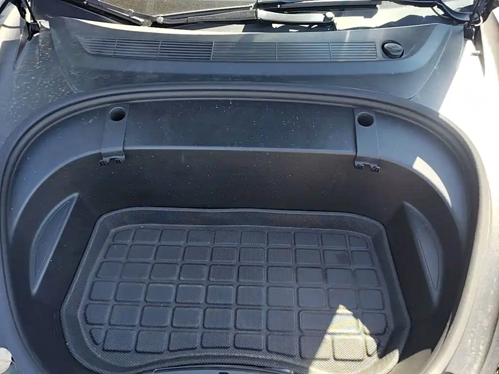 Tesla Model 3 — фото 20