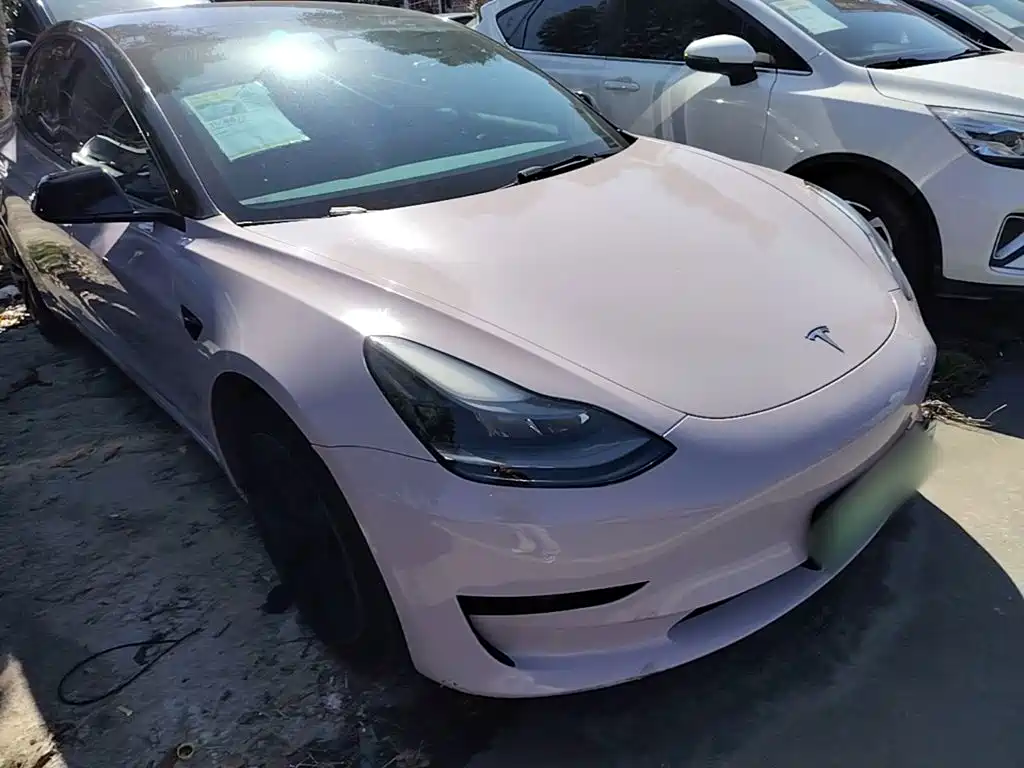 Tesla Model 3 — фото 4