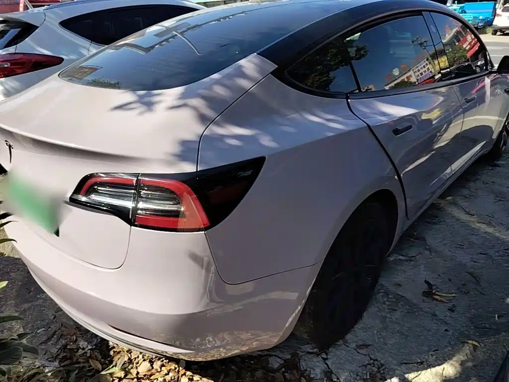 Tesla Model 3 — фото 7