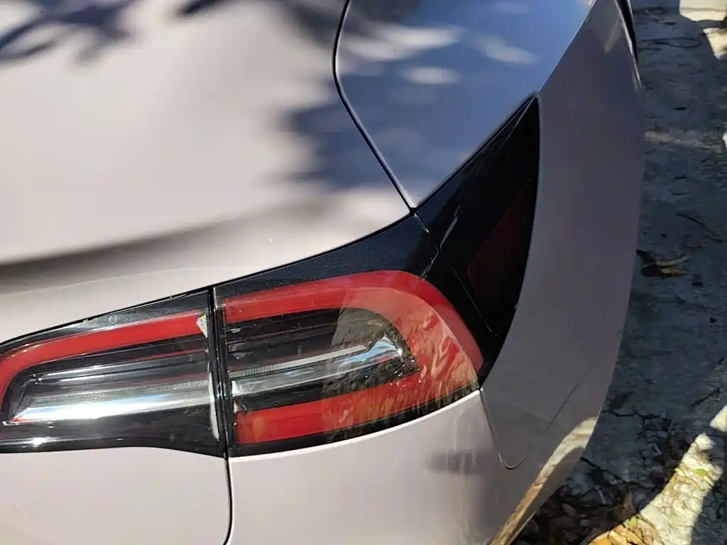 Tesla Model 3 — фото 8