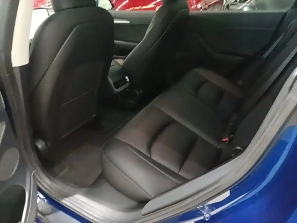 Tesla Model 3 — фото 17