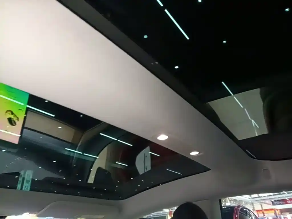 Tesla Model 3 — фото 18
