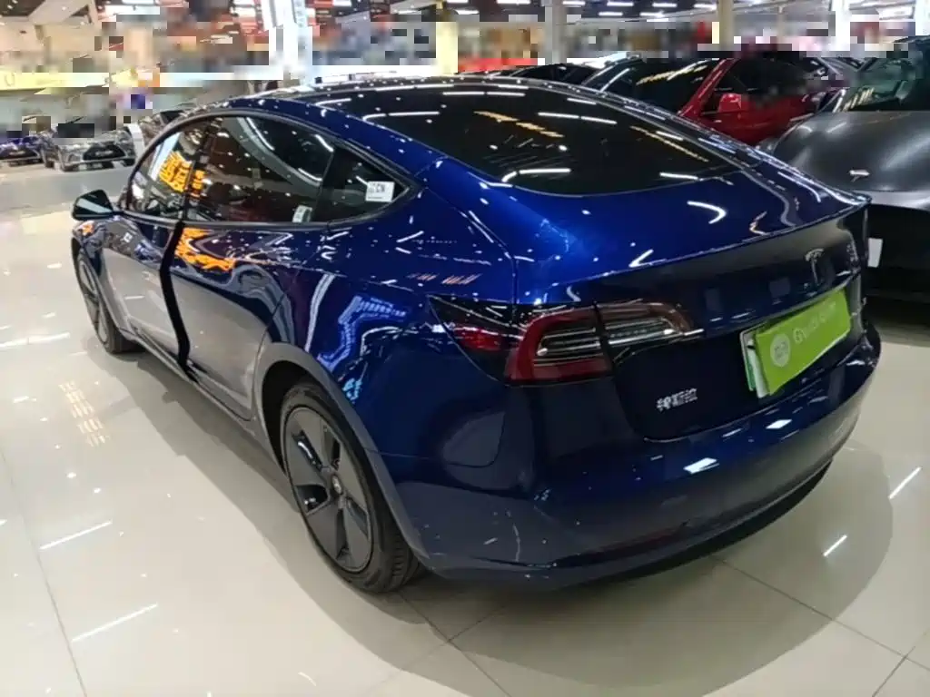 Tesla Model 3 — фото 5