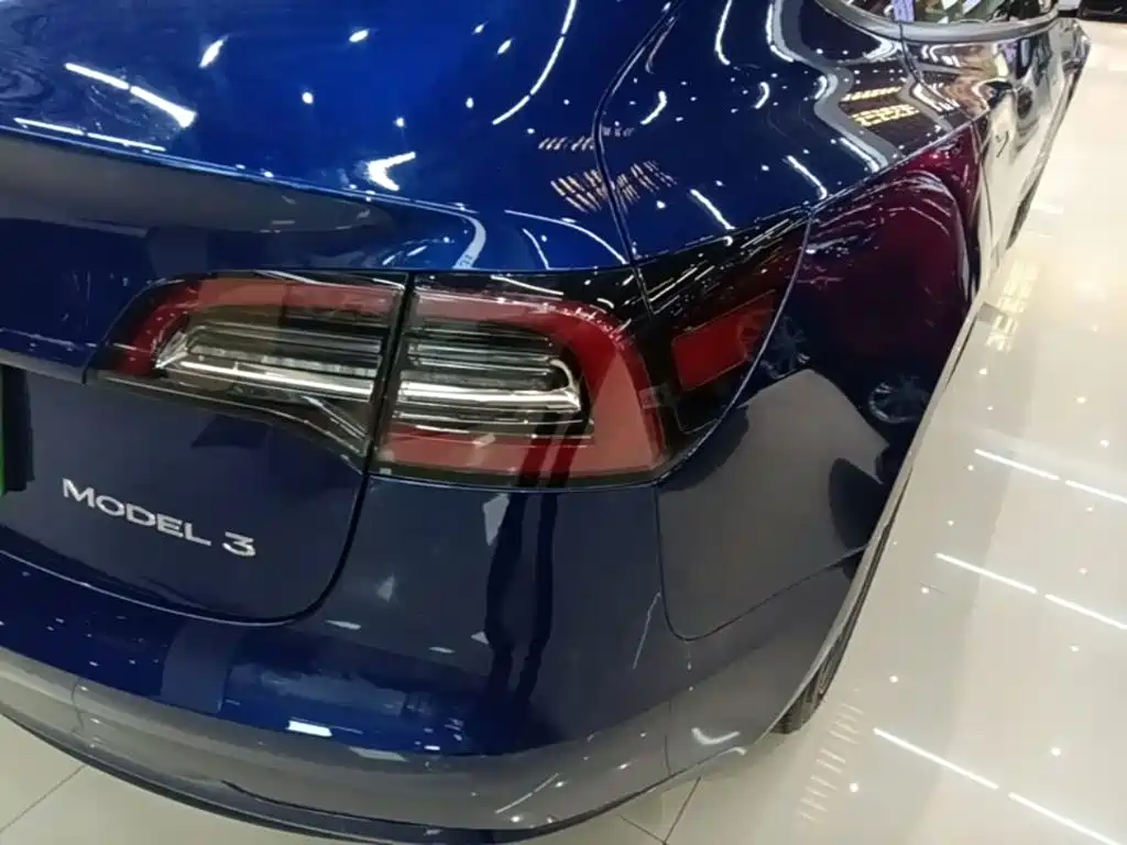 Tesla Model 3 — фото 8