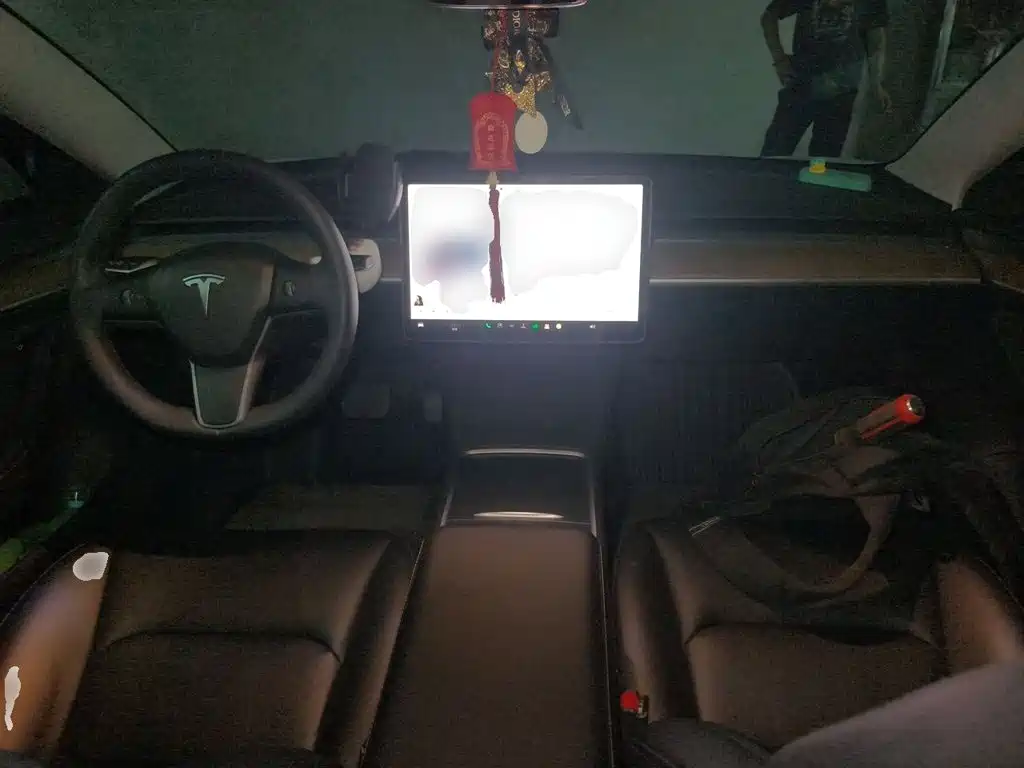 Tesla Model 3 — фото 5