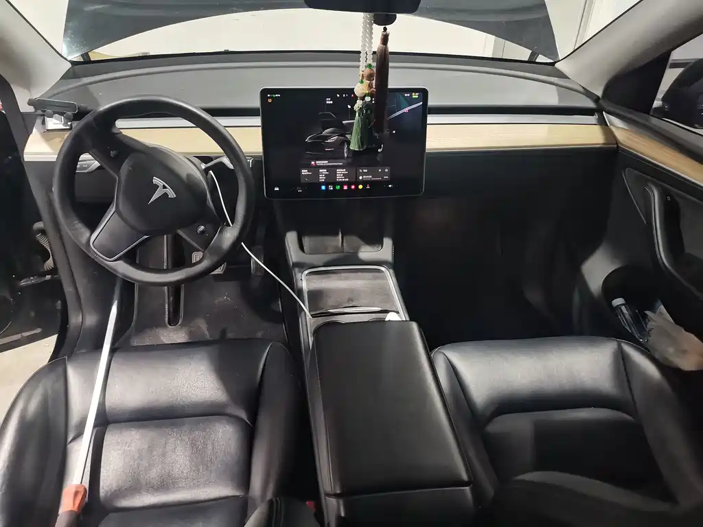 Tesla Model Y — фото 5
