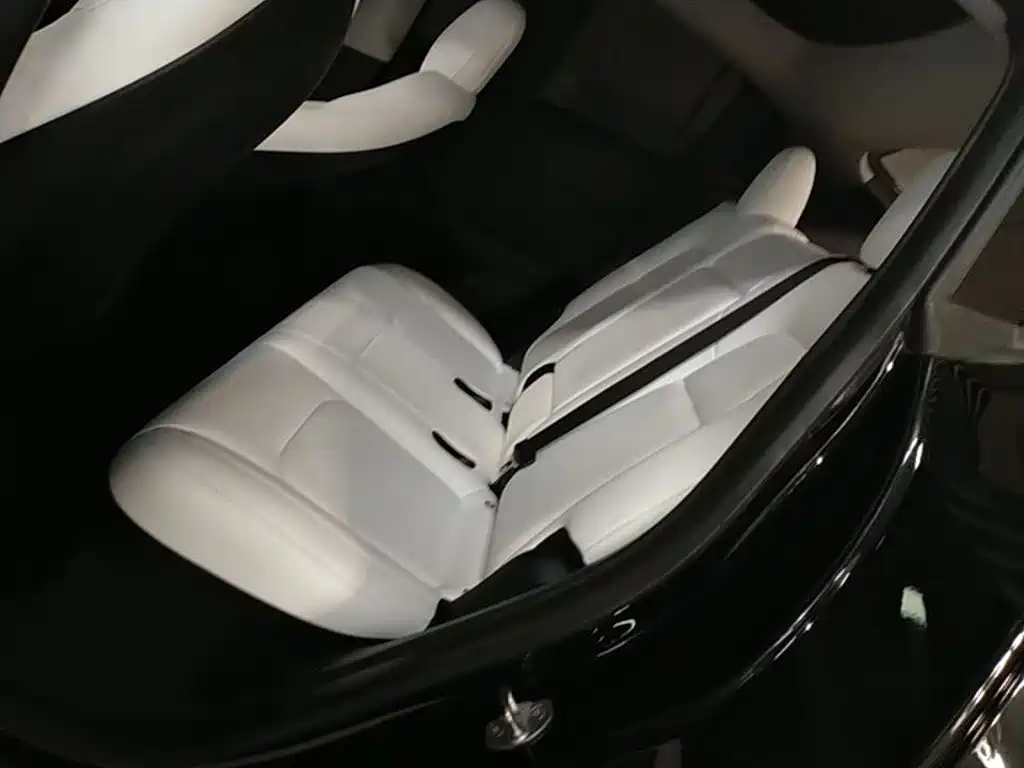 Tesla Model Y — фото 17